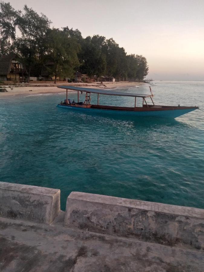 Family Bungalow Gili Meno Exteriör bild