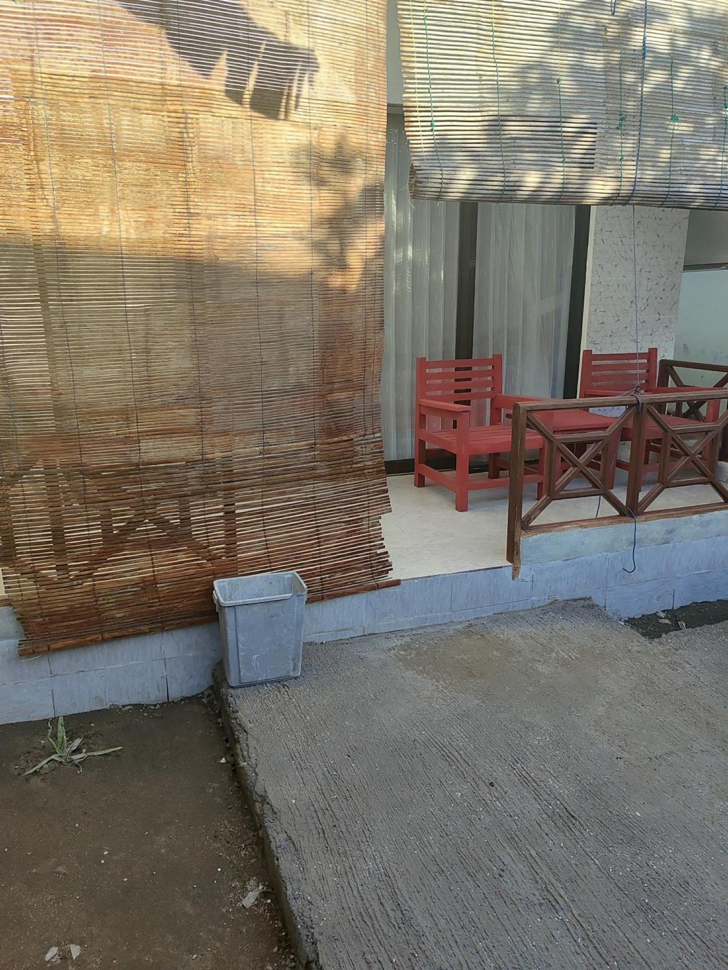 Family Bungalow Gili Meno Exteriör bild