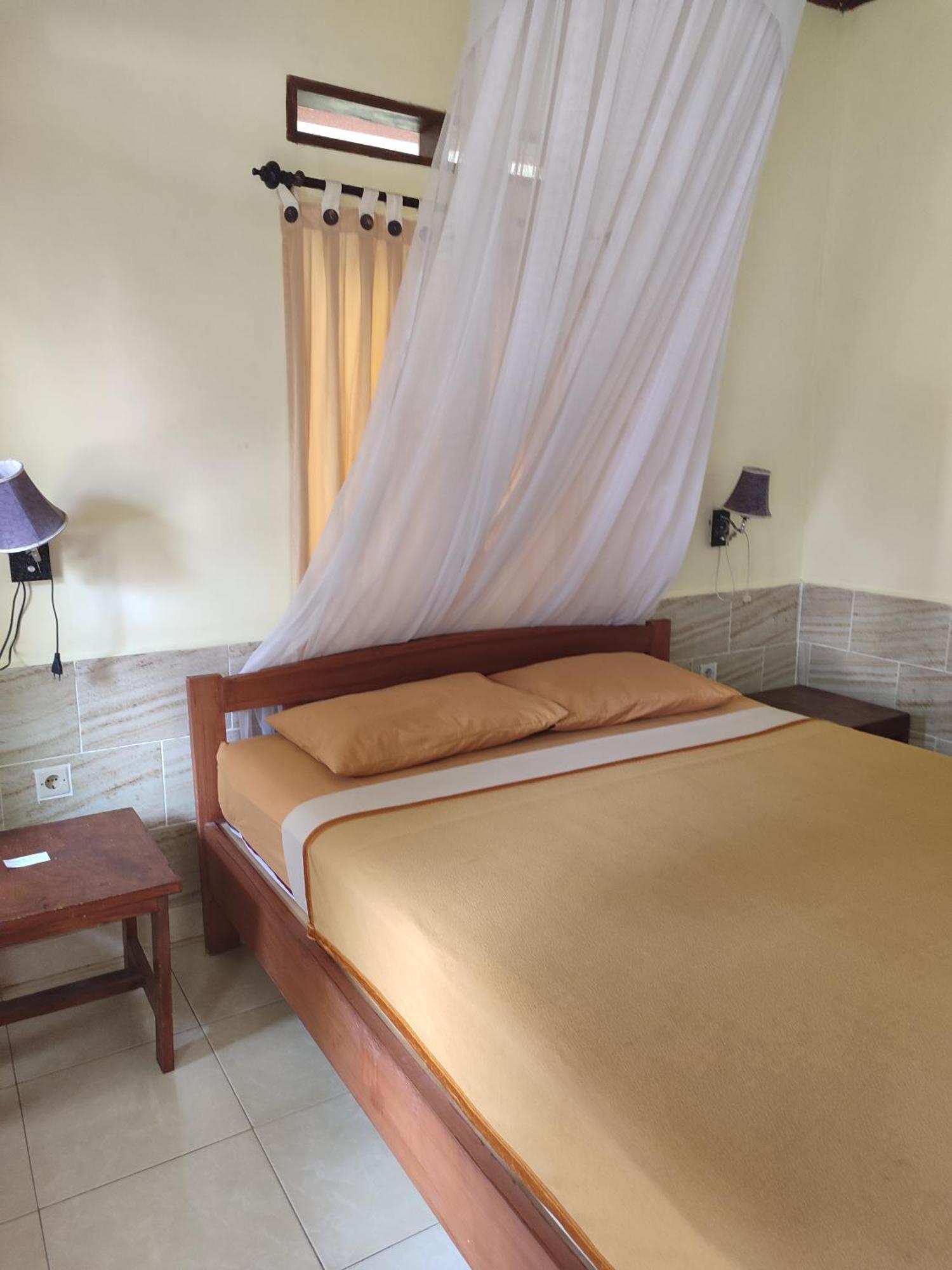 Family Bungalow Gili Meno Exteriör bild